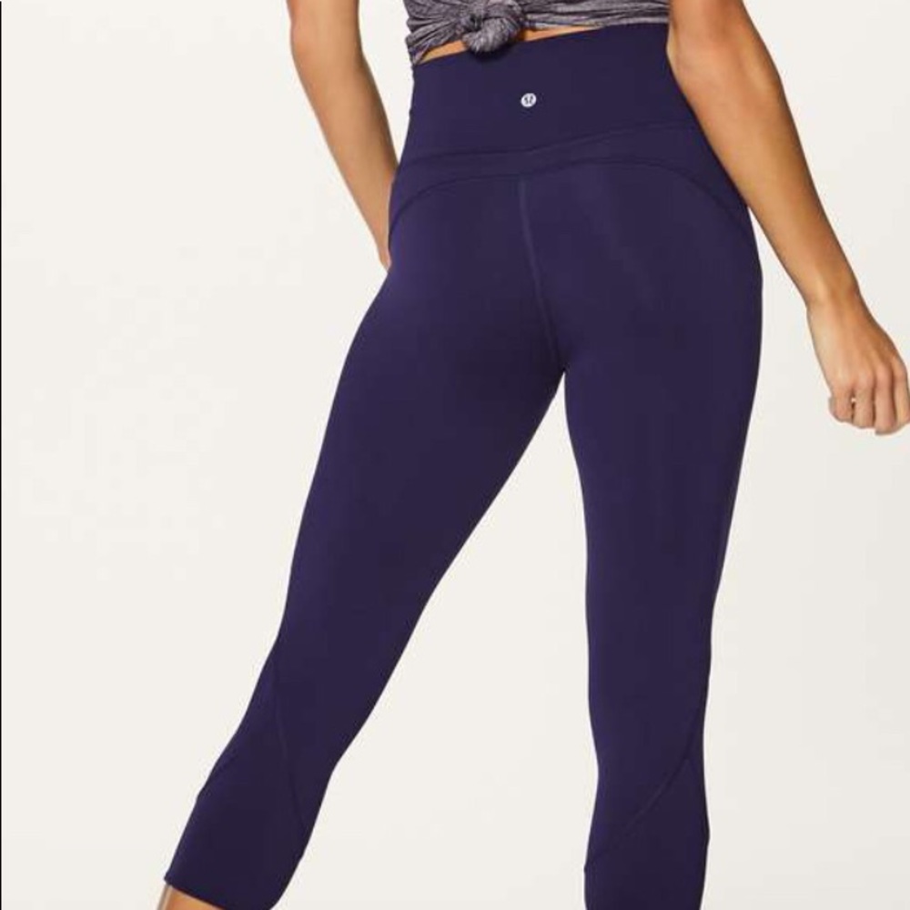Lululemon In Movement Crop *Everlux 19"
